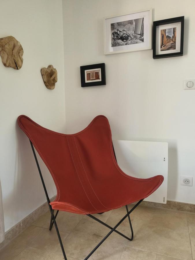 Bed and Breakfast Le Cabanon Менерб Экстерьер фото